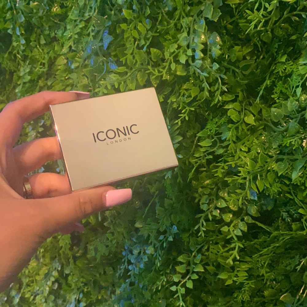 Iconic London eyebrow cushion